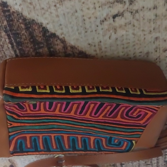 Boots & Bags Crossbody - Picture 5 of 16